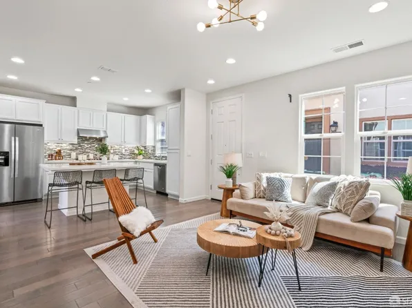 1544 Glenn St, Hayward, CA 94545