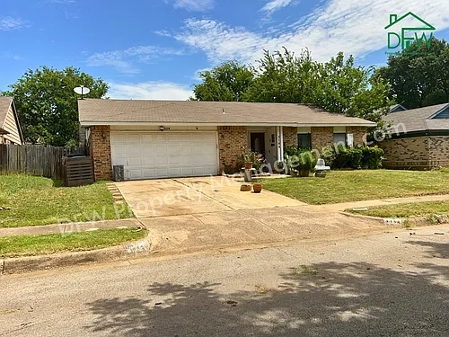 3104 Woodlark Dr Photo 1