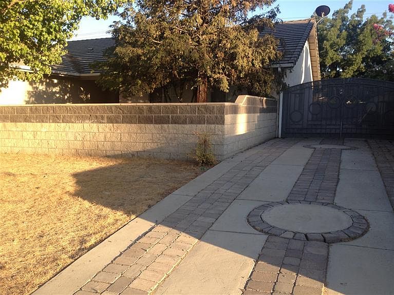 2nd image of 2517 Sarah St