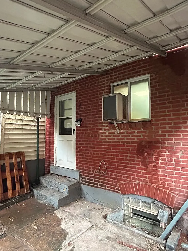 3 bed, 1400 sqft, $1,690 — Photo 2