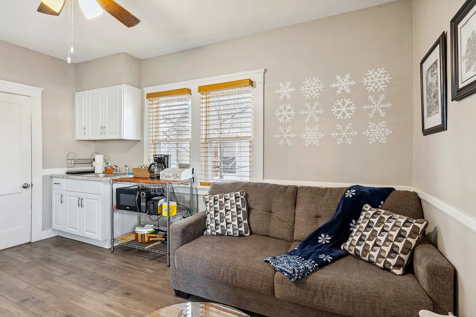 1 bed, 1.0 bath, 398 sqft, $1,512 — Photo 1
