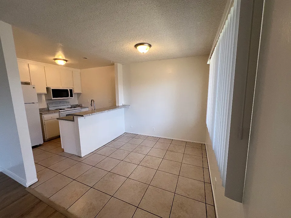 5530 Ackerfield Ave #209