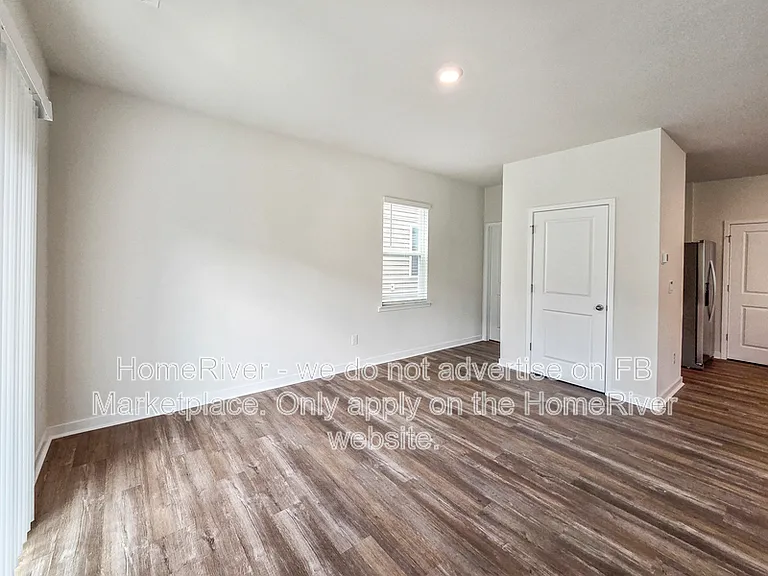 667 13th Avenue Dr NE — Photo 5