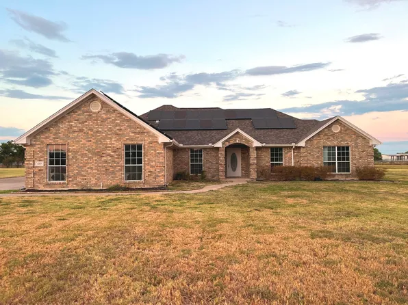 1085 E Alamosa Dr, Terrell, TX 75160
