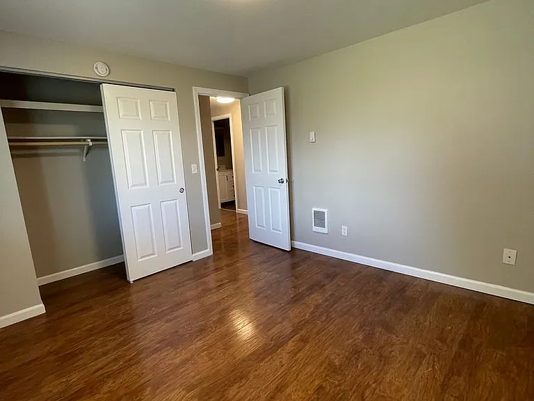Albany Meadows Apartments — Photo 101
