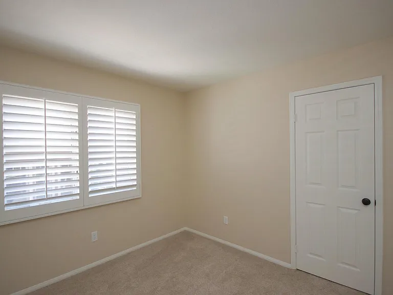1074 Rocton Dr — Photo 20