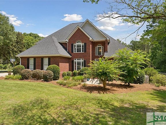 3rd image of 220 Wellington Circle
