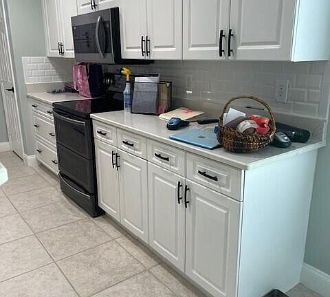 3rd image of 1445 Areca Palm Dr