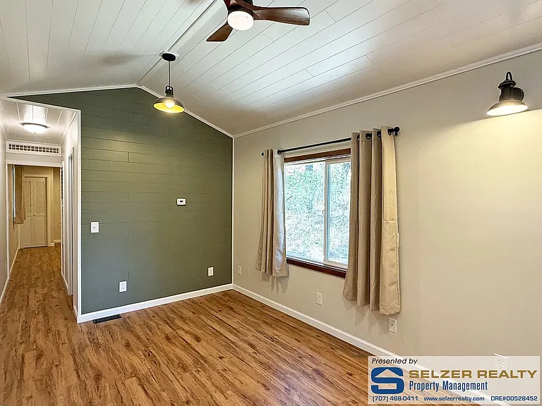 7299 S Highway 101 — Photo 2