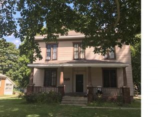 1144 S Main St, Jacksonville, IL 62650
