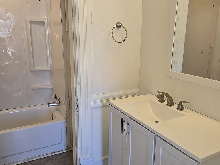 102 Emerson St — Photo 7
