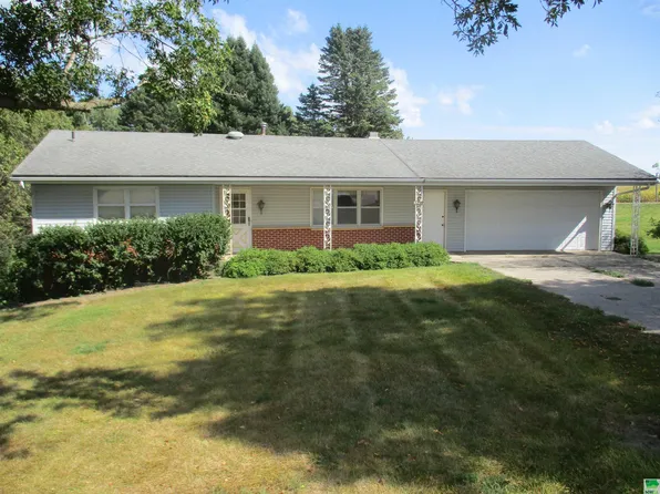 5299 Country Rd, Cherokee, IA 51012