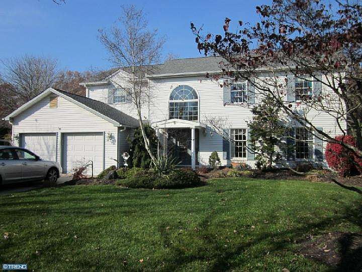 1st image of 9 Thornfield Cir