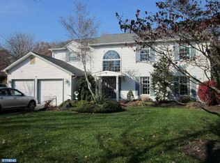 9 Thornfield Cir, Sewell, NJ 08080