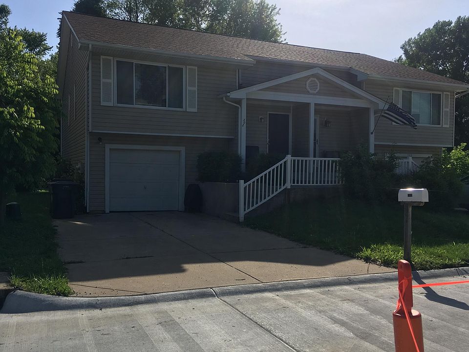 2nd image of 302 Spencer Pl
