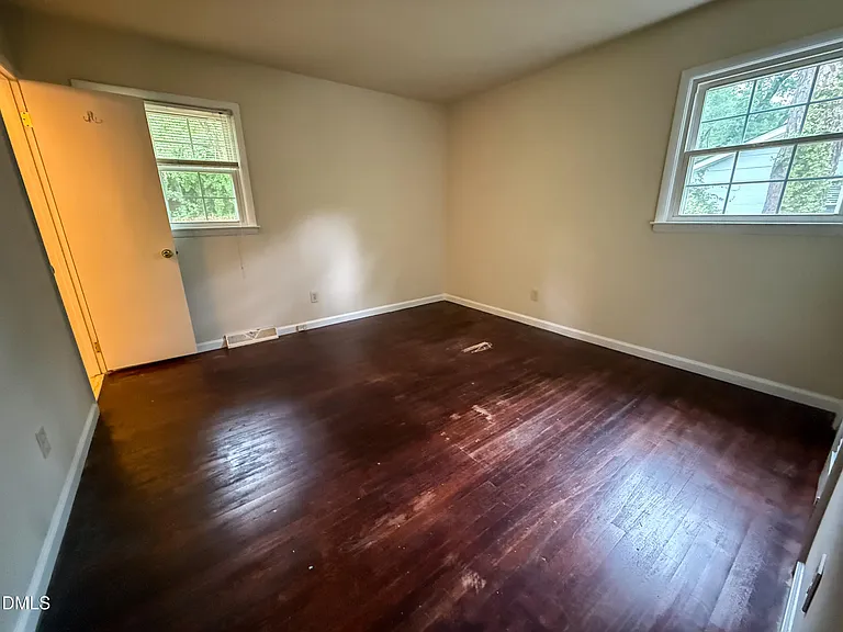 4717 Radcliff Rd — Photo 5