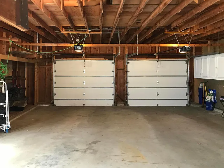 402 W Elm St — Photo 28