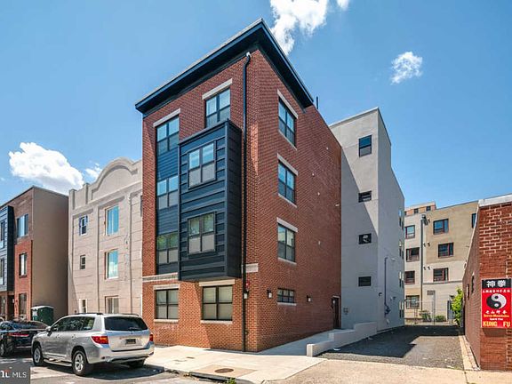 2nd image of 988 N Marshall St APT 3R