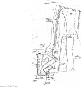 18 Woodridge Cir, Gales Ferry, CT, 06335