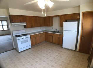 3911 S 43rd St #4, Milwaukee, WI 53220