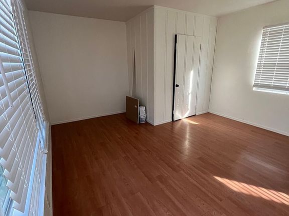 3rd image of 305 E Colorado Blvd #4
