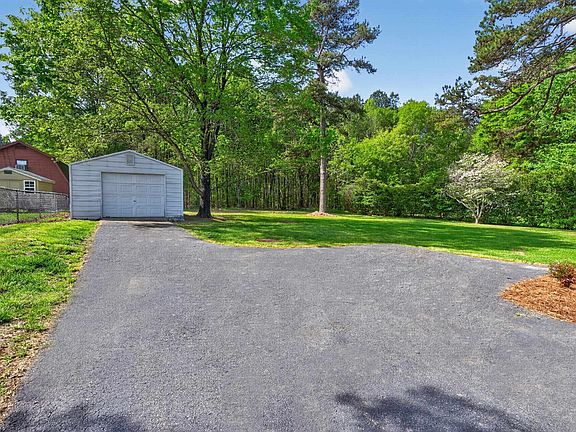 4th image of 113 Peach Valley Dr