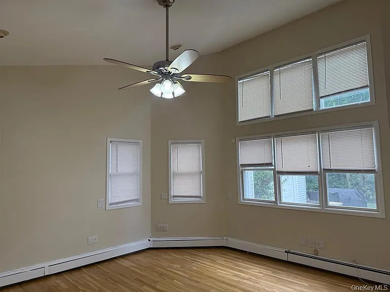 60 Columbia Ave — Photo 11