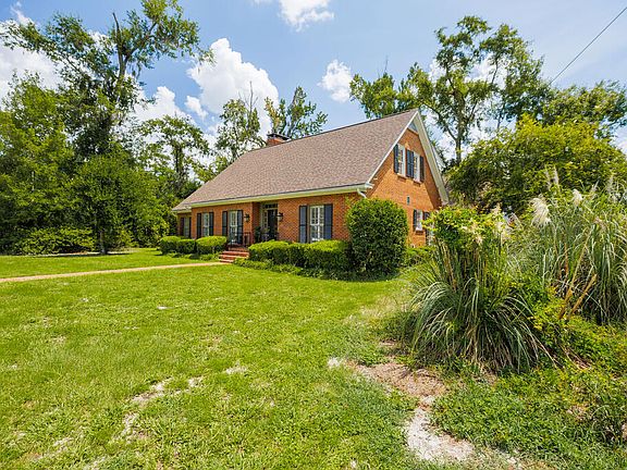4th image of 913 Millpond Rd