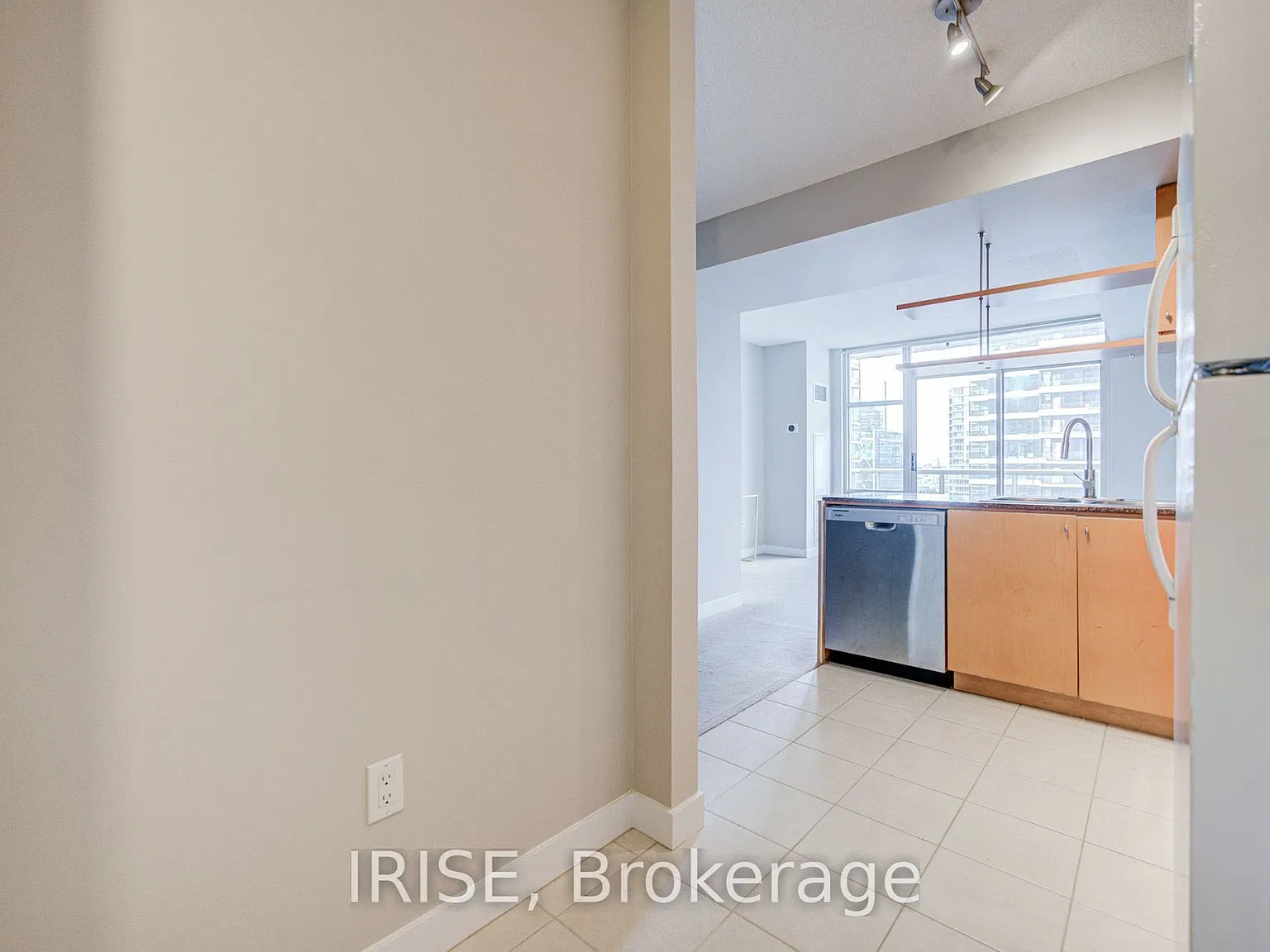 1 bed, $2,300 — Photo 4