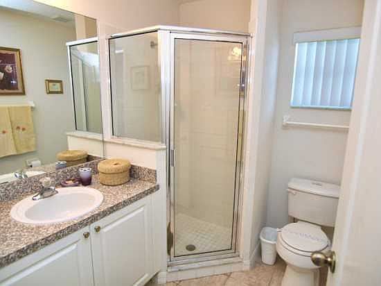 TR5P306MD-bathroom-ensuite