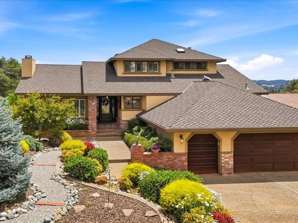 23081 Sunset Ridge Dr, Auburn, CA 95602