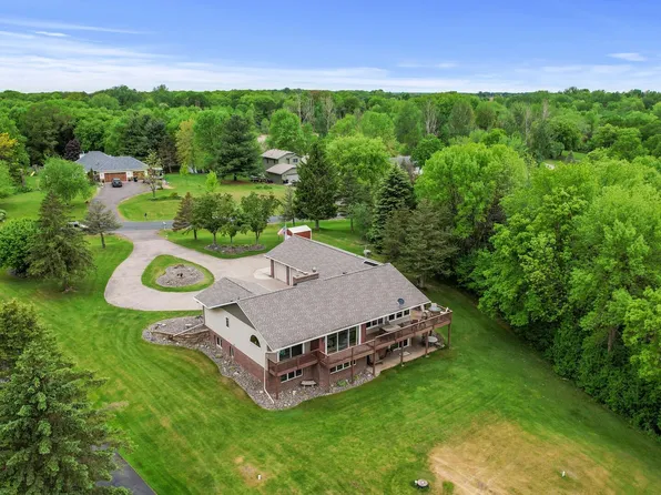 32355 Nottingham Ct, Lindstrom, MN 55045