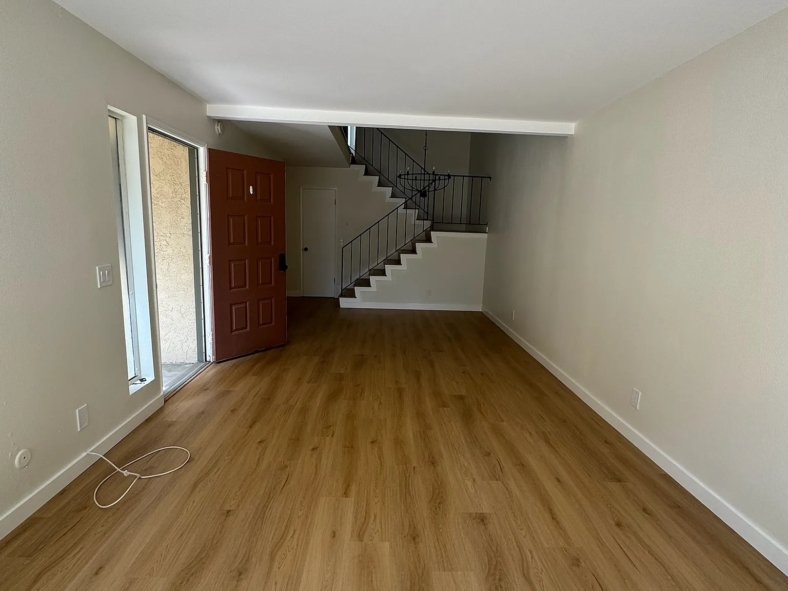 3 bed, 1.5 bath, 1334 sqft, $3,600 — Photo 3