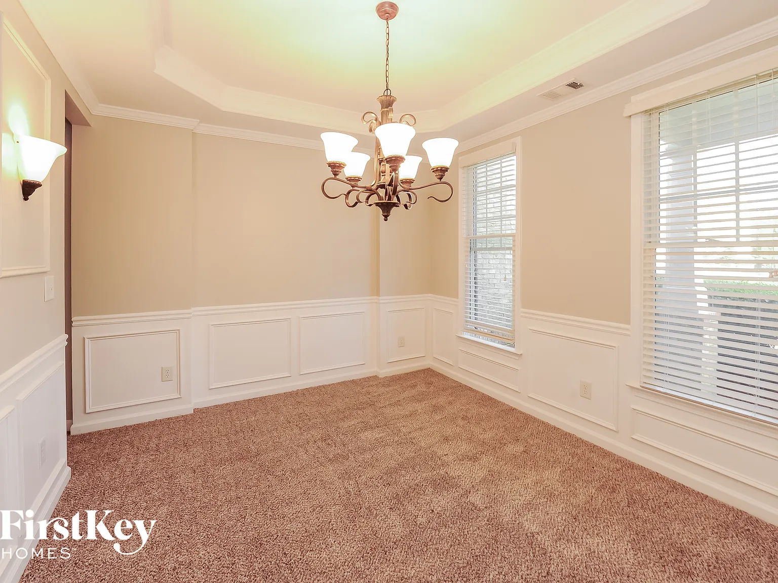 4 bed, 3.0 bath, 2405 sqft, $2,865 — Photo 4