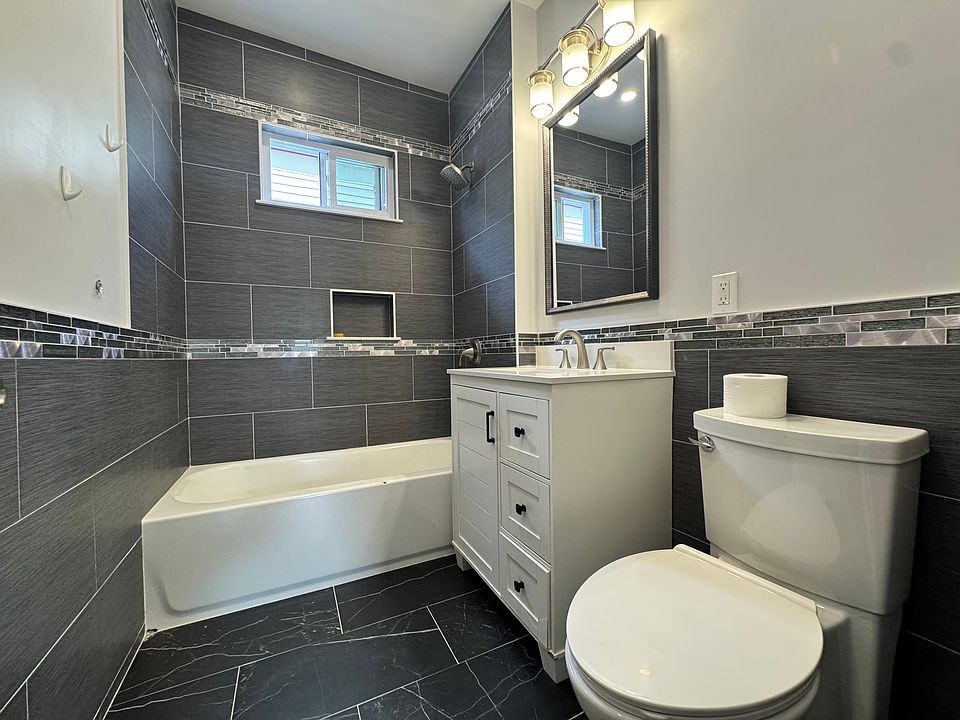 Gorgeous Full Bath