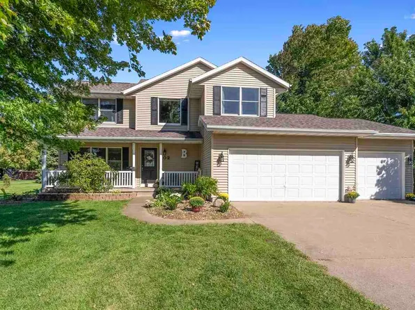 102 Summer Pl, Fruitland, IA 52749