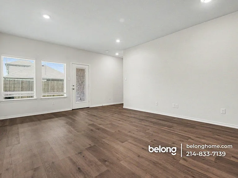 1109 Sunflower Ln — Photo 5