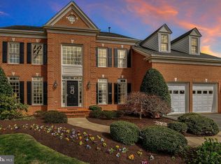11716 Slatestone Ct, Potomac, MD 20854