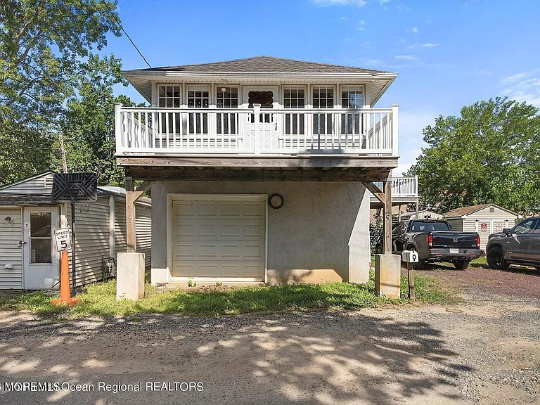 9 Gravelly Point Rd #4 — Photo 1