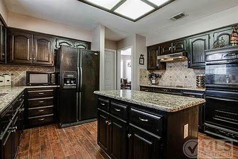 3rd image of 800 Shady Creek Dr