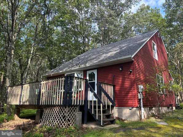 1281 N Rocky Mountain Dr, Effort, PA 18330