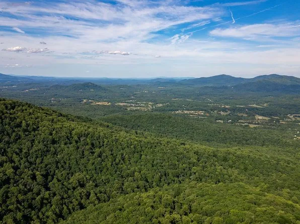 1674 Crawfords Climb, Nellysford, VA 22958