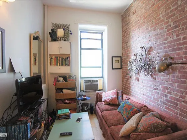 103 West 70th Street image 1 of 7