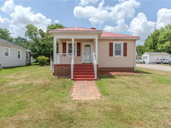217 Maple Ave, Colonial Heights, VA 23834