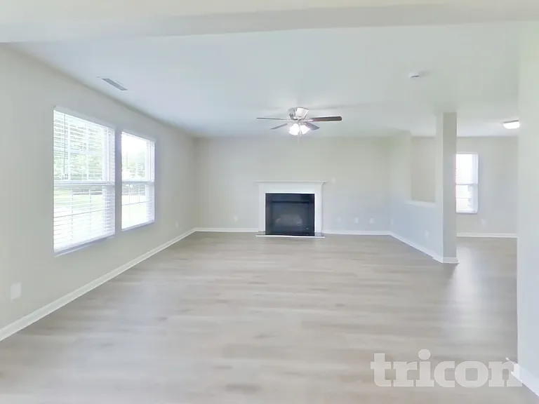 12724 Frank Wiley Ln — Photo 4