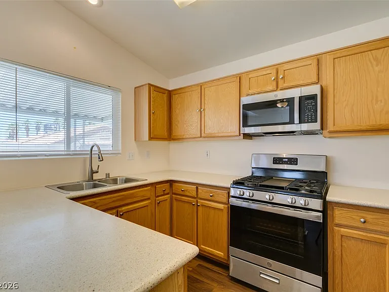 8216 Ogee Dr — Photo 17