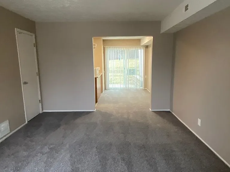 Southdale Square Apartments — Photo 193