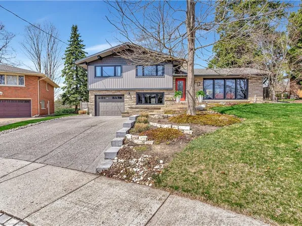 12 Farmbrook Pl, Kitchener, ON N2M 4K8