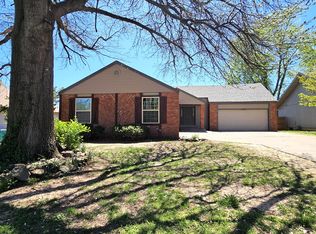 1330 E Woodgate St, Springfield, MO 65804