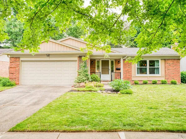3380 Tacoma Cir, Ann Arbor, MI 48108